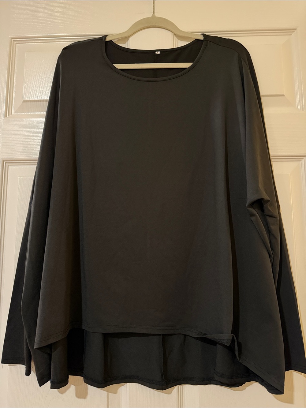 Black Women's Relaxed Long-Sleeve Top